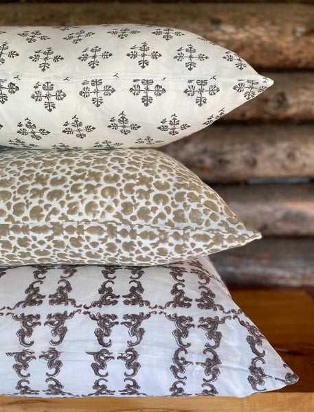 Sequim<br>Colour Excalibur<br> King size 20 x 36"<br> Queen size 20 x 30"