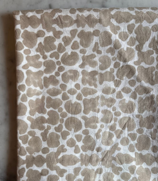 Grand Suzani <br>Colour <br> Mineral<br> Sun Bed