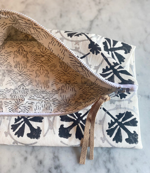 Carry All Pouch<br> Suzani Flower Large<br> Ebony/Silver Leaf